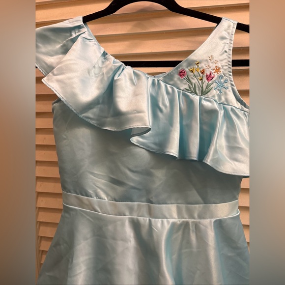 Disney’s Frozen Formal Dress girls 11/12 - Picture 4 of 8